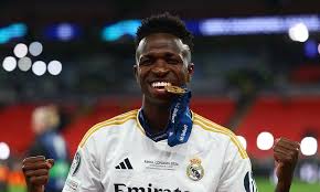 Se Vinicius continuar sendo chamado de 'macaco', o Real Madrid vai abandonar o campo.
