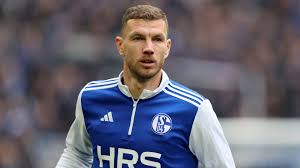 Edin Dzeko: Veterano goleador y líder de Bosnia y Herzegovina este Mundial 2026