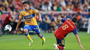 Diego Lainez Leyva