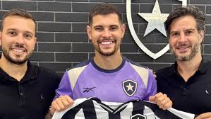 John inicia etapa de recuperação no Botafogo; 'Receber atletas como Bruno Guimarães e ele prova construção de ambiente de nível internacional', diz diretor