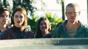 Emma Stone y Jesse Plemons: La película 'Kinds of Kindness' llega a Hulu en febrero de 2026