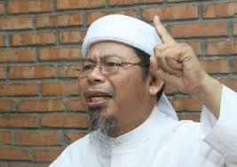 Vielmehr ist auf dem Bild der indonesische Extremist <b>Mohammed Iqbal</b> <b>...</b> - ust-abu-jibril