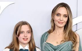 Vivienne, hija de Angelina Jolie, busca borrar apellido de Brad Pitt