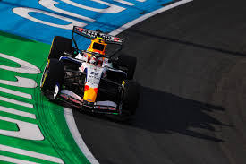 Yuki Tsunoda découvre les F1 2026 en compétition : « L’impression de redevenir un rookie »