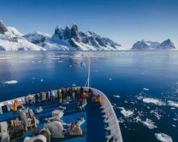 Image of Cruising the Antarctic Peninsula