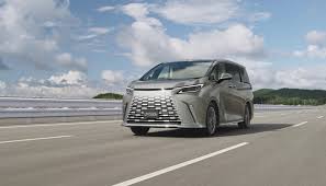 レクサス、高級ミニバン『LM』を一部改良→4・1発売へ 冷蔵庫やタイヤを改良 1520万円から（オリコン）