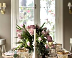 Imagem de Romantic Dinner Table Setting with Tablecloth, Placemats, and Napkins