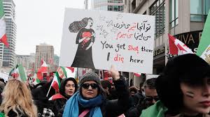 تظاهرات ایرانیان در تورنتو در همبستگی با معترضان ایران؛ «بیش از ۳۵۰ هزار نفر» به خیابان آمدند