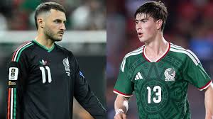 Santiago Giménez o Armando González, ¿quién debe ser el 9 de México?