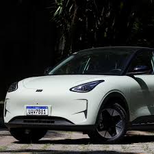 Geely EX2 sai por R$ 104 mil em venda direta; veja preços