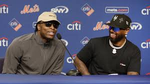 OG Anunoby, Jose Reyes Swap Jerseys Ahead Knicks Star Throwing Out 1st Pitch at Mets Game