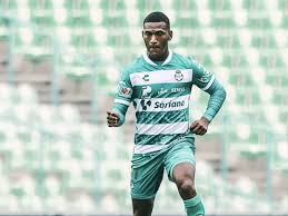 Santos Laguna le ganó a Xolos con Carlos Gruezo y Adonis Preciado titulares y expulsión de Jackson Porozo