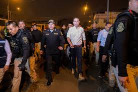 ¡Tensión en Pamplona Alta! ¿Desalojo Tras Incendio? Esto se Sabe