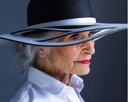 Daphne Selfe model 이미지