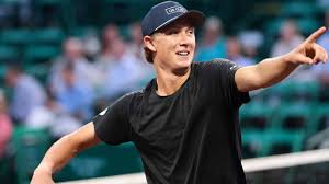 Quinn Earns Highest-Ranked Win of Career in Houston, Nishikori Advances