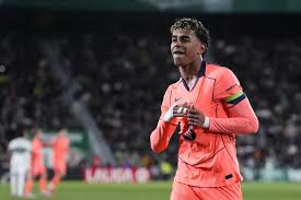 La actuación de Yamal, que sumó 10 puntos sin peros, ayudó al Barça a consolidar su primer puesto.