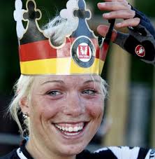 <b>Charlotte Becker</b> (Cervélo TestTeam) freut sich über ihren ersten <b>...</b> - 1277577515_gross