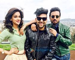 Image of Saba Qamar in Hindi Medium