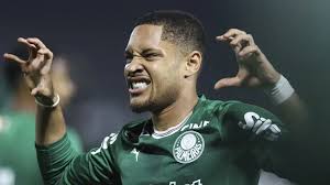 Por qué no juega Vitor Roque en Fluminense vs. Palmeiras por la Copa Libertadores 2026