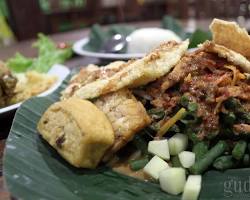 Surga kuliner solo nasi pecelNasi Pecel Yu Sri