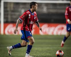 Nacional vence a Racing en un partido caliente por el Intermedio