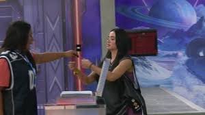 Jordana recebe Castigo do Monstro no BBB 26, e Milena dispara: 'Vai ter que limpar o chão'