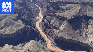 Fifteen people missing after Grand Canyon flash flood - ABC News & Headlines - Australian Broadcasting Corporation