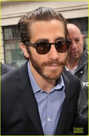 About this photo set: Jake Gyllenhaal suits up while visiting the BBC Radio 2 Studios on Monday (September 23) in London, England. - jake-gyllenhaal-suggested-tattoos-for-prisoners-character-02