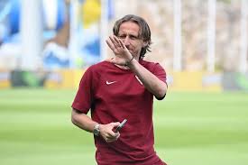El enmascarado Luka Modric volvió al gol con Croacia ante Eslovenia después de un año sin anotar