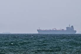 Novo ataque a navio no Estreito de Ormuz eleva preço do petróleo ao maior nível desde julho