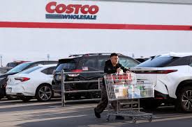 Costco Profit Rises as Value Offerings Draw Pressured Consumers