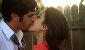 According to anthropologists, 90 percent of people kiss. But that doesn&#39;t mean that kissing is the same for everyone. Kissing customs vary across the world. - kiss-610x360