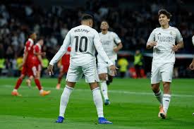 Mbappé iguala el récord goleador en un año natural de Cristiano