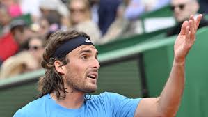 Tsitsipas presque amné­sique : « Si je dois jouer des ATP 250, si je dois jouer des tour­nois supplé­men­taires, je le ferai »