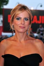 Karin Viard attends the &quot;Potiche&quot;&#39; premiere at the Sala Grande Palazzo Del Cinema during the 67th Venice Film Festival on September 4, ... - Karin%2BViard%2BPotiche%2BPremiere%2B67th%2BVenice%2BFilm%2BUE2ECYXC_B6l