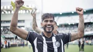 Líder do elenco, recordista de jogos quer novamente fazer história no Operário