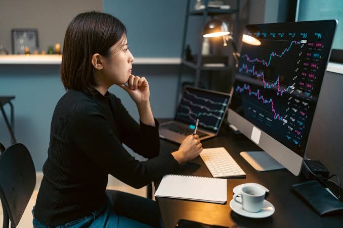 Microsoft and Alphabet lead AI software backbone as Copilot app debuts and Gemini Enterprise reaches 90% of Fortune 100; Azure AI hits $100B run rate