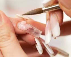 Imagem de alongamento de unhas com porcelana