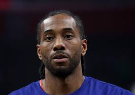 Kawhi Leonard se enfrenta a una fuerte reacción negativa a medida que salen a la luz nuevos detalles sobre el escándalo de sus aspiraciones.