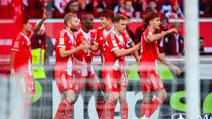 Laimer kunstvoll, Kane dreifach: Bayern-Gala beim VfB