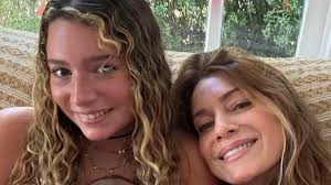 Leticia Spiller celebra os 15 anos da filha caçula com homenagem fofa