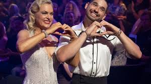 Elaine Hendrix during Dancing With The Stars performance