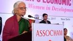 Governor Mridula Sinha administers pledge