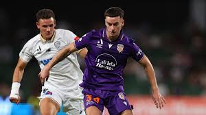 Homem da A-League: Tom Lawrence, estrela do Perth Glory, resolve problema no pé antes do confronto com o Newcastle Jets