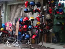 Kết quả hình ảnh cho cửa hàng mũ bảo hiểm