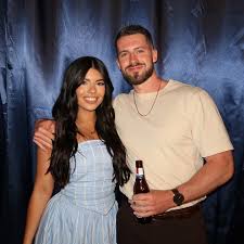 BRI ZIMMER | Queue the “sad vacations over” post | Instagram