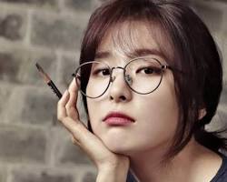 Hình ảnh về Đeo kính đúng cách