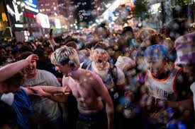 17 Arrested, 1 Officer Injured in N.Y.C. Celebrations of Knicks’ Game 2 Win