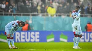 Cijfers • Pijnlijk rapport voor invallers; Valente redt de eer