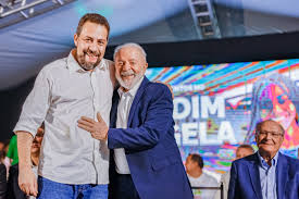PSOL recusa federação com PT para eleições de 2026